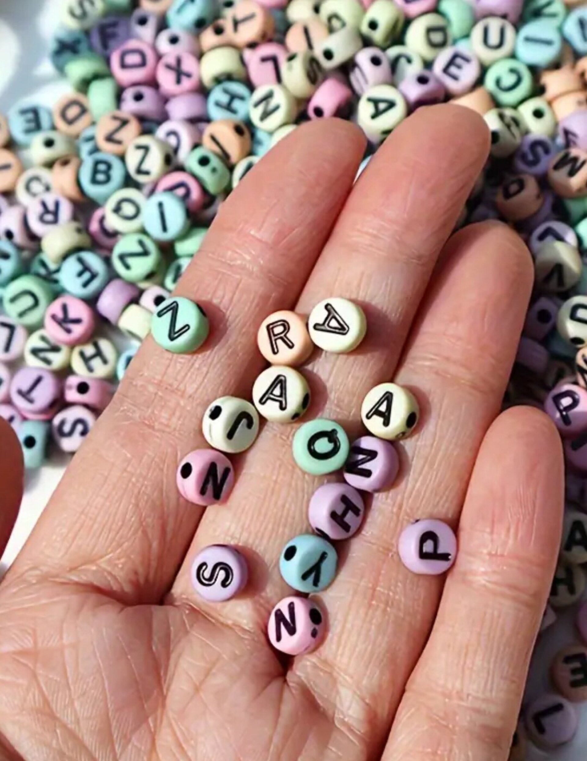 100 Cuentas Letras Multicolor Pastel - 4